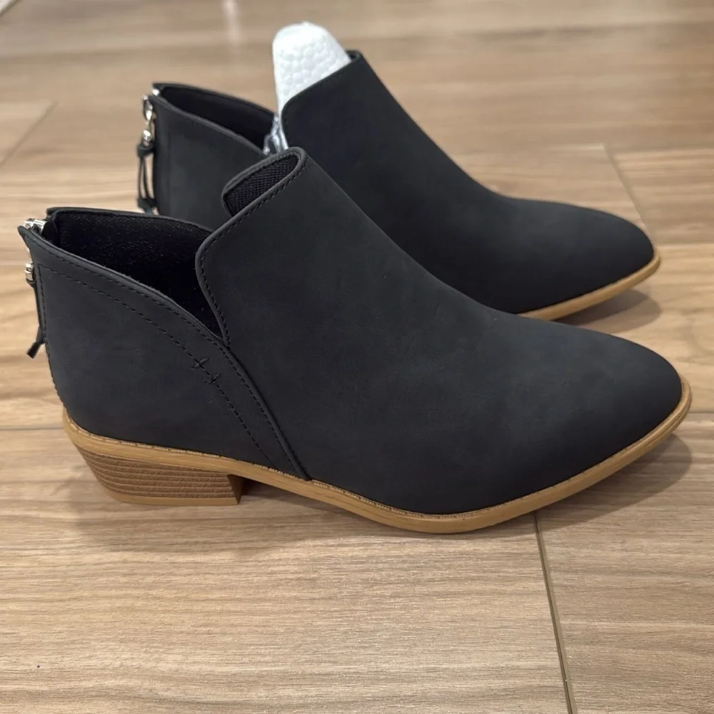 Ankle booties